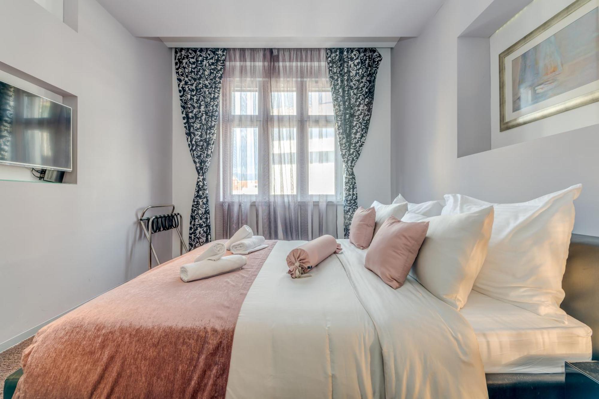 Affittacamere Starlight Luxury 4*