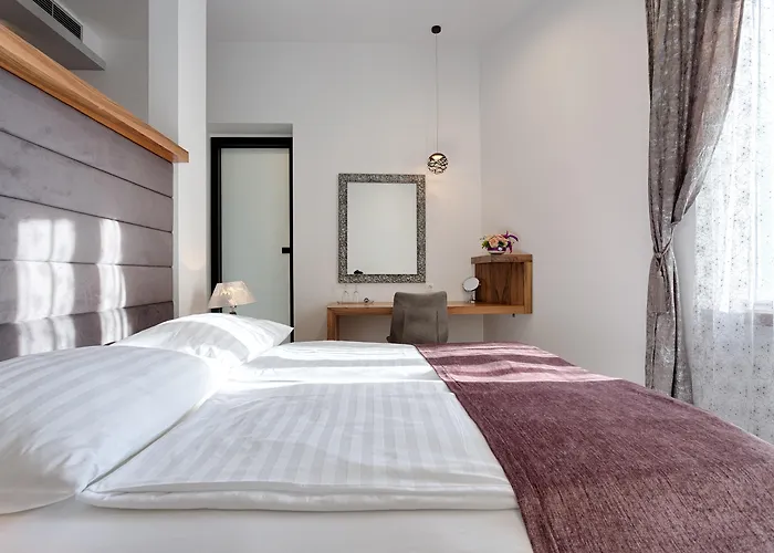 Starlight Luxury Rooms